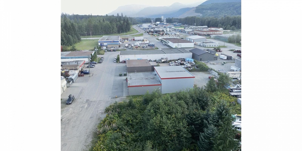 A&B 724 COMMERCIAL AVENUE Kitimat Photo 5 A&B 724 COMMERCIAL AVENUE Kitimat Photo 5